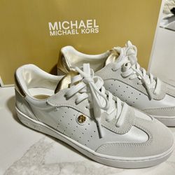 NEW MIchael Kors White Snickers Size 6 Women