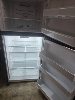 Frigidaire EvenTemp Top-Freezer Refrigerator