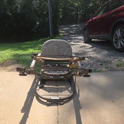 Trophy Whitetail Deer Stand 