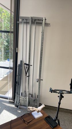 Wall mounted rehab cable machine