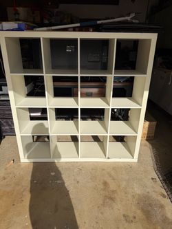 Cube dresser