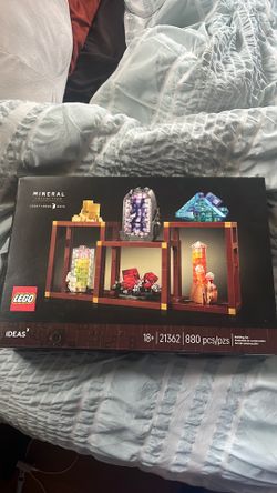 Lego Set 21362 Mineral Collection BUILT ALREADY