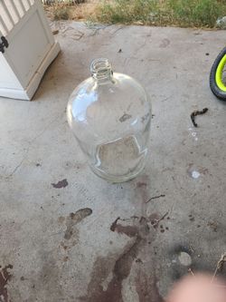 5 gallon glass water container