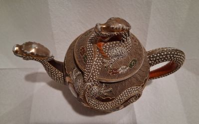 Dragon tea pot