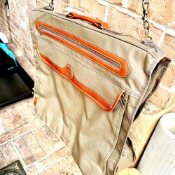 SKYWAY BRAND camouARMY colored TRAVEL BAG 🧳(great SHAPE & CONDITION:10/10)