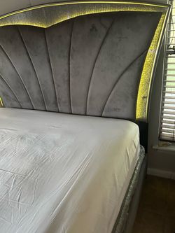 Full size bed