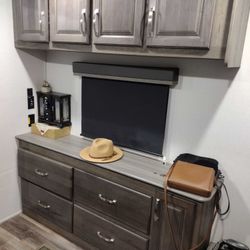 2022 Cougar 33RLI fifth wheel 