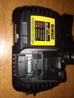 DeWalt DCB 1106, ULTRAFAST 12 and 20 volt 6 amp hour battery charge