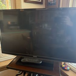 Toshiba – TV – 33 inch diagonal (17 inches high by 29 inches wide.)