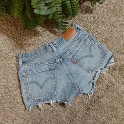 Levi's women's 501 shorts size 25 for Sale in Bellevue, WA - OfferUp