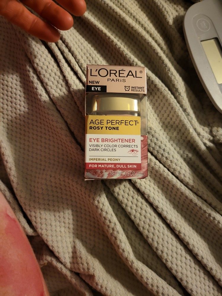 L'Oreal Paris Eye Brightener