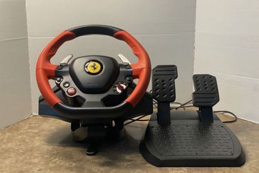 Thrustmaster Ferrari wheel Xbox One