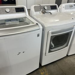 LG Washer And Gas Dryer Set 