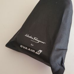 SEALED Eva Air Salvatore Ferragamo First Class Amenity Kit  Pouch Bag 
Intact V. Great for travel. Weight 11 oz (plus shipping materials). 
7x4x2.75"