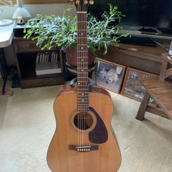 Yamaha SCF04 Acoustic Guitar