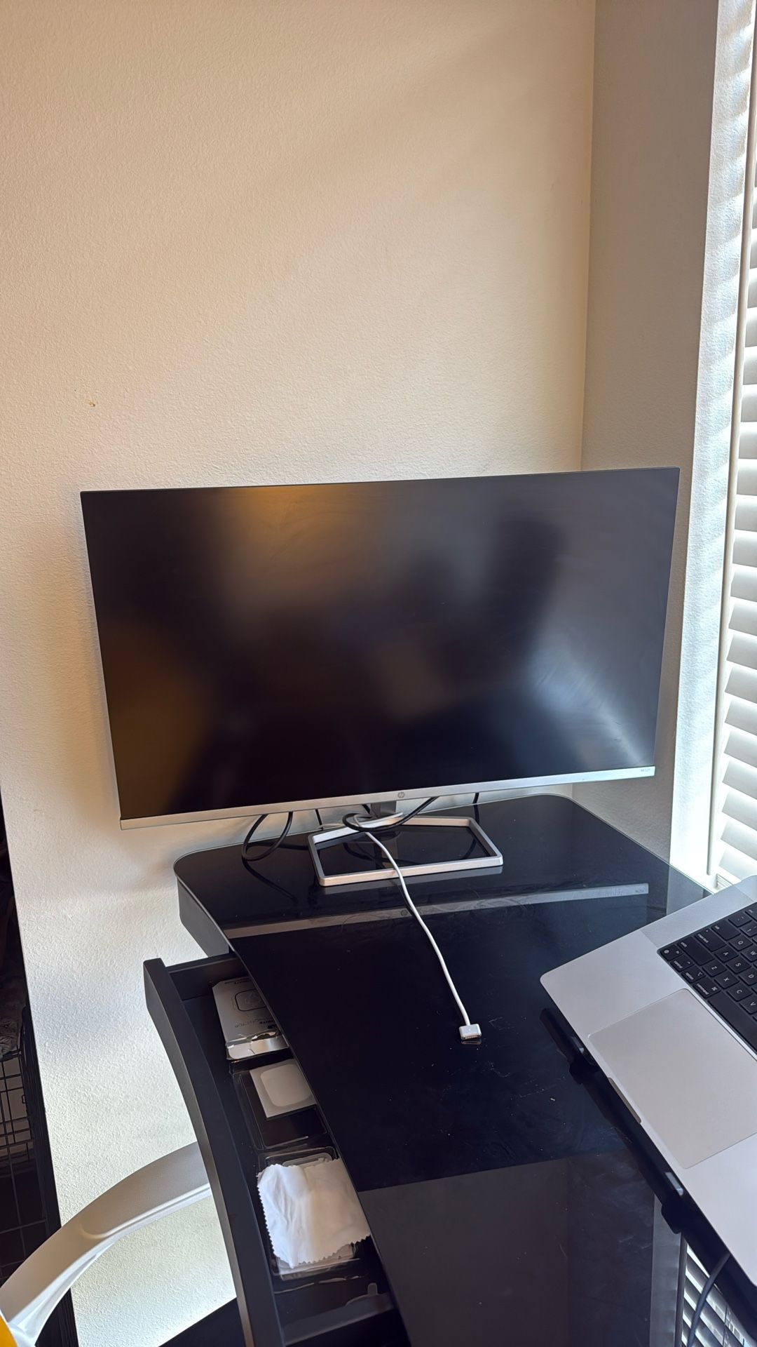 HP M32F Monitor - 32” Full HD