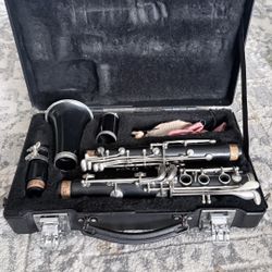 Yamaha YCL-250 Bb Student Clarinet.