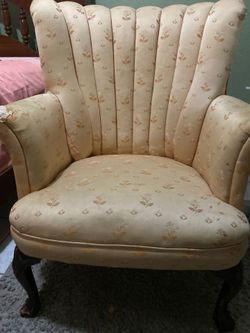 Victorian scallop shell arm chair.
