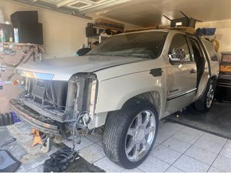 2007 - 2014 Cadillac Escalade Part Out