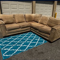 BROWN SECTIONAL COUCH W/ FREE DELIVERY 