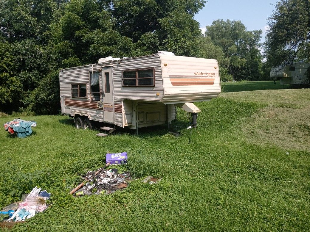 5th Wheel Camper