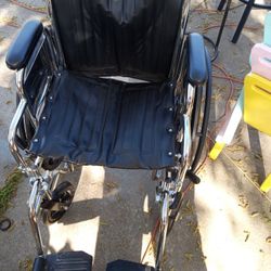 Breezy Swing Away Footrest Wheelchair