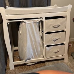 Changing Table /storage/hamper
