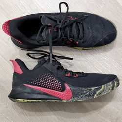 Size 9 - Nike Mamba Fury