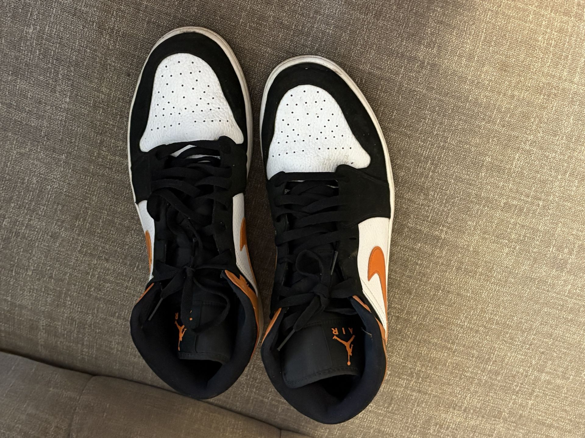 Jorden One Mid Black Toe