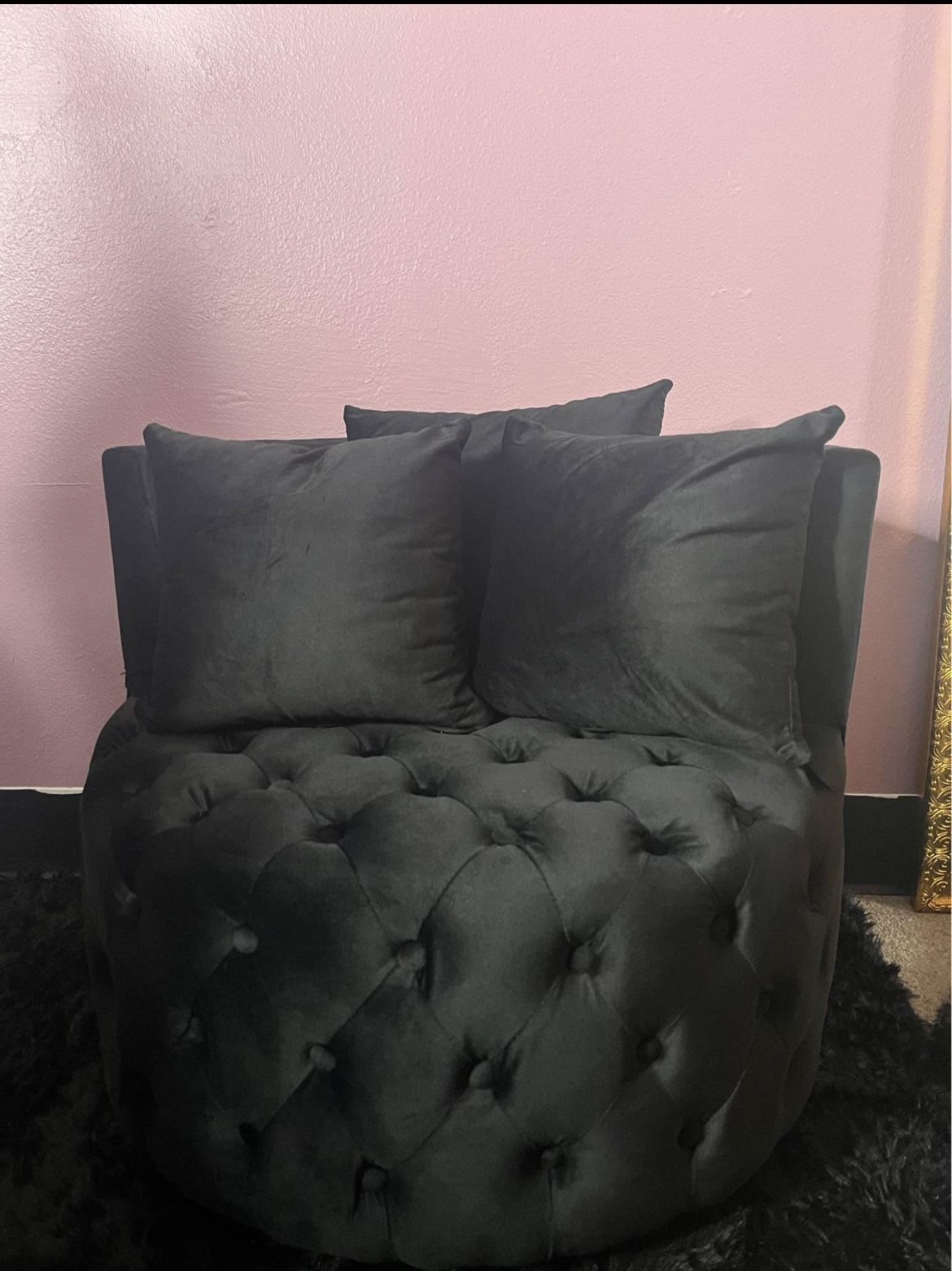 Black Tufted Agent Chair  