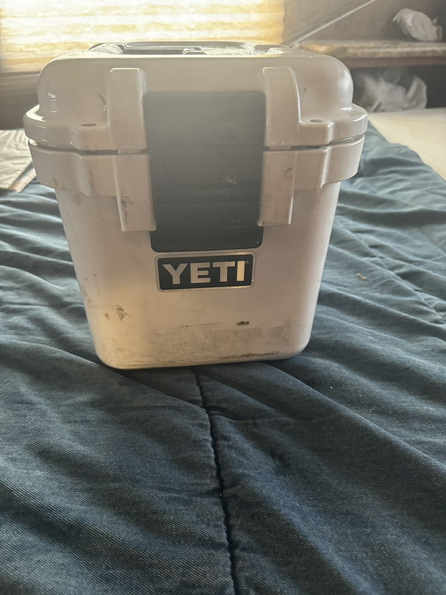Yeti Load Out Go Box 
