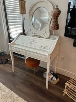Desk and mirror