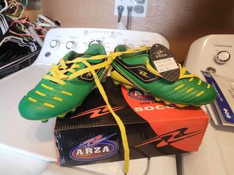 Arza Soccer Shoes