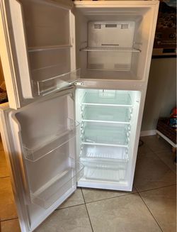 Refrigerator 10 cu household fridge freezer 10 cubics (free local delivery)