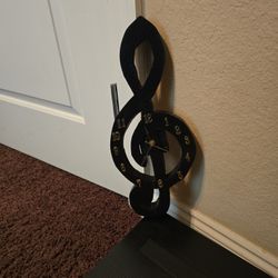 Treble Clef Clock