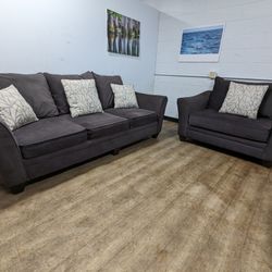 Grey Fabric Couch With Oversized Chair 