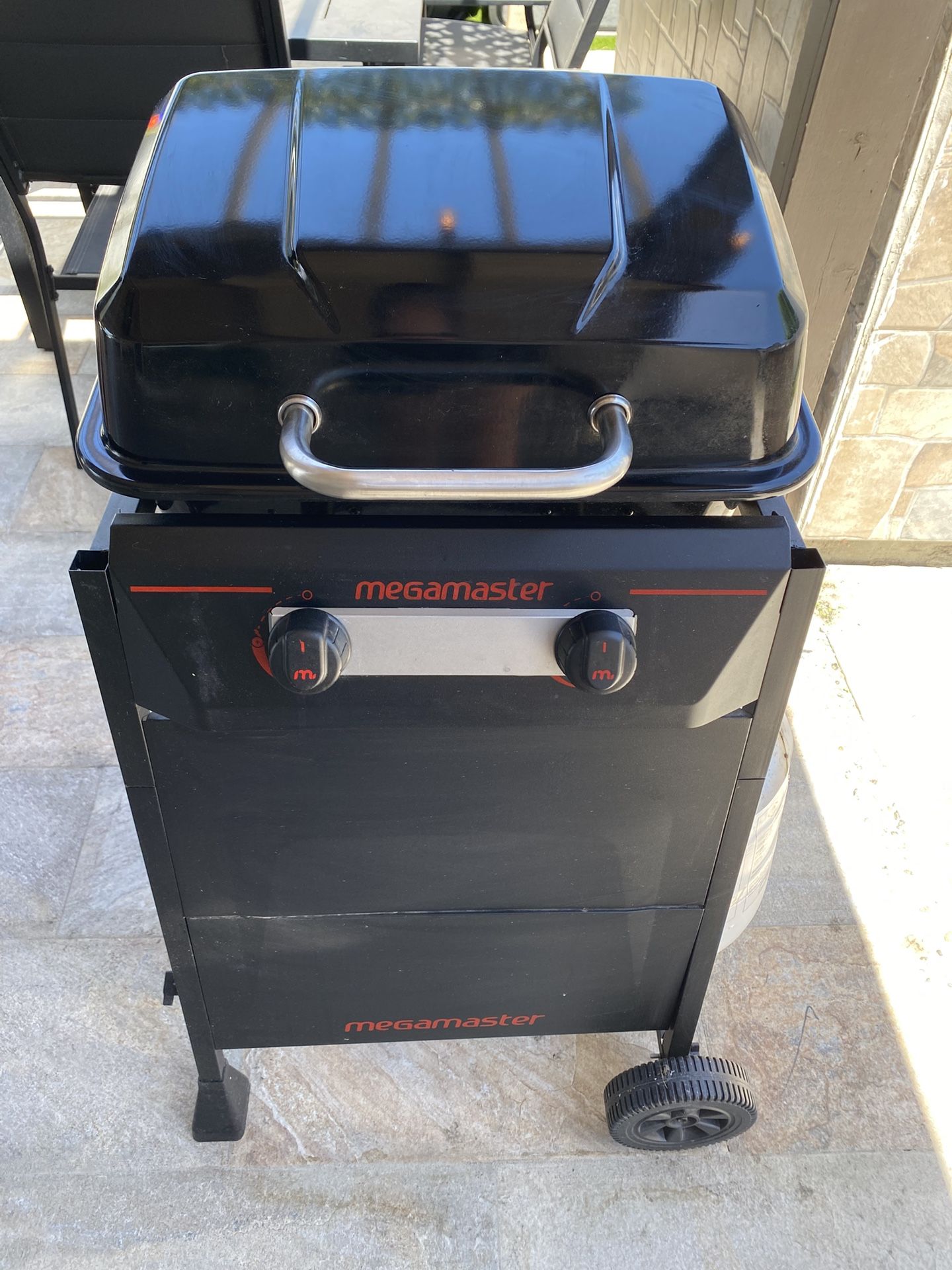 Bbq Grill (Does Not Include TANK)