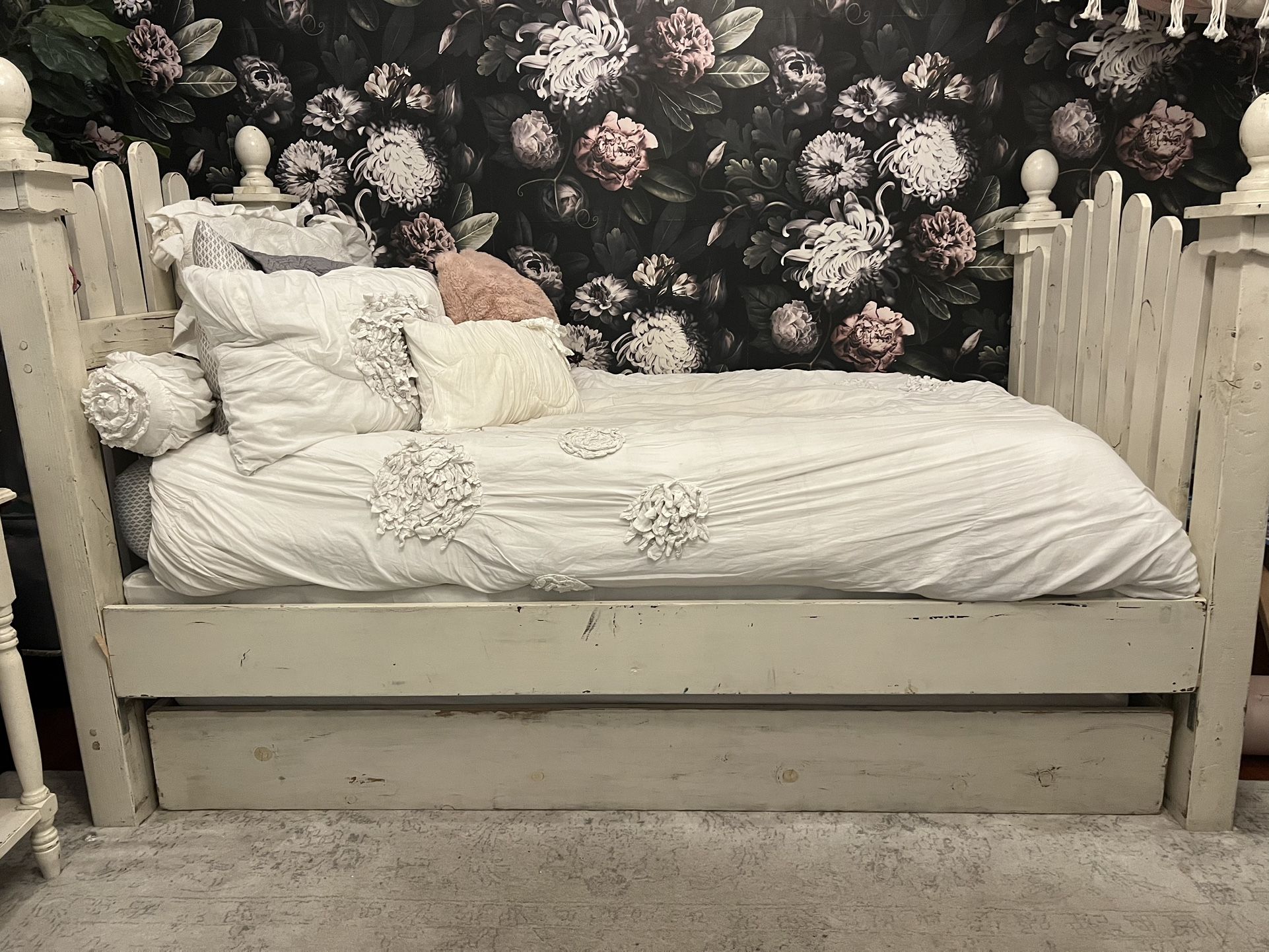 Vintage Shabby chic Kids Furniture Set