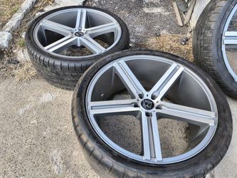 Motiv rims 22 inch staggered