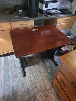 Free desk
