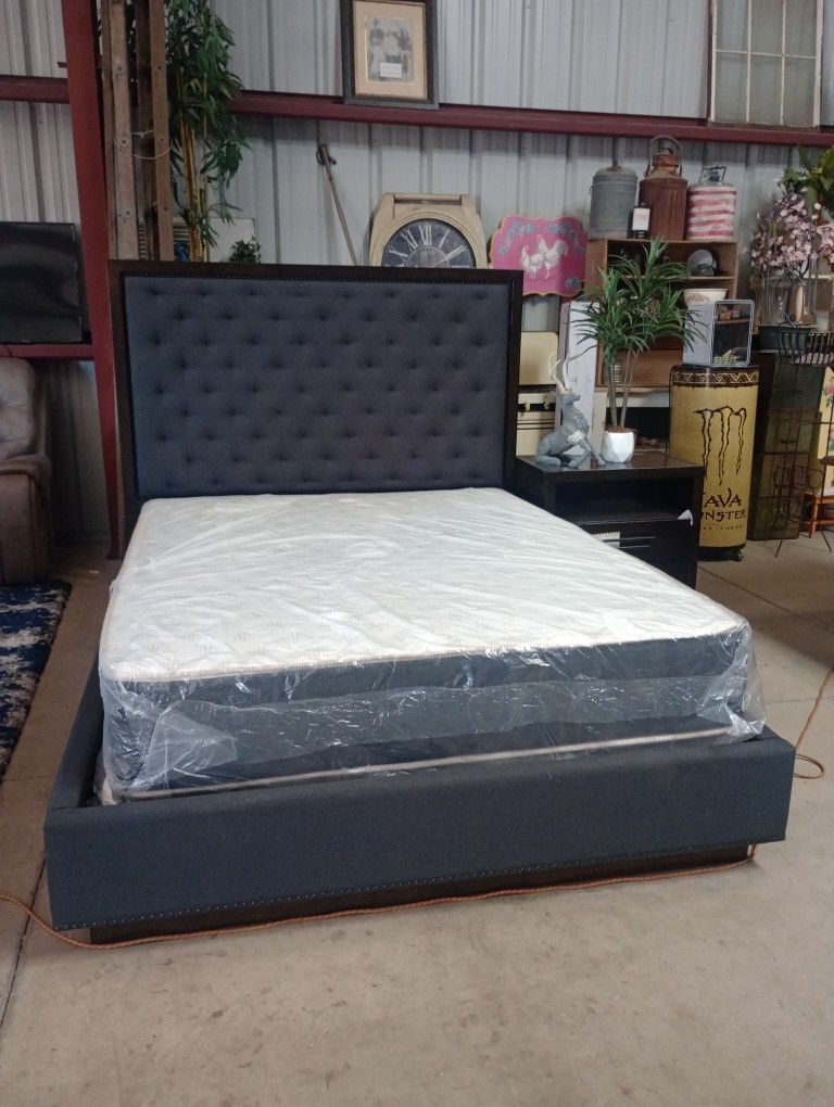 Queen Bed Set With Matching Nightstand