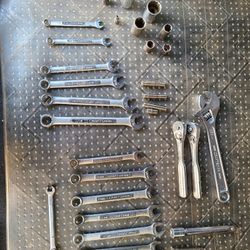 33pc Craftsman USA Wrench/socket (Misc) 