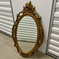 Vintage Syroco Ornate Floral Oval Mirror