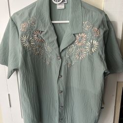 Teddi sea foam green floral detailed shirt medium