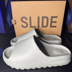 Adidas Yeezy Slides 'Salt'.  SIZE 10