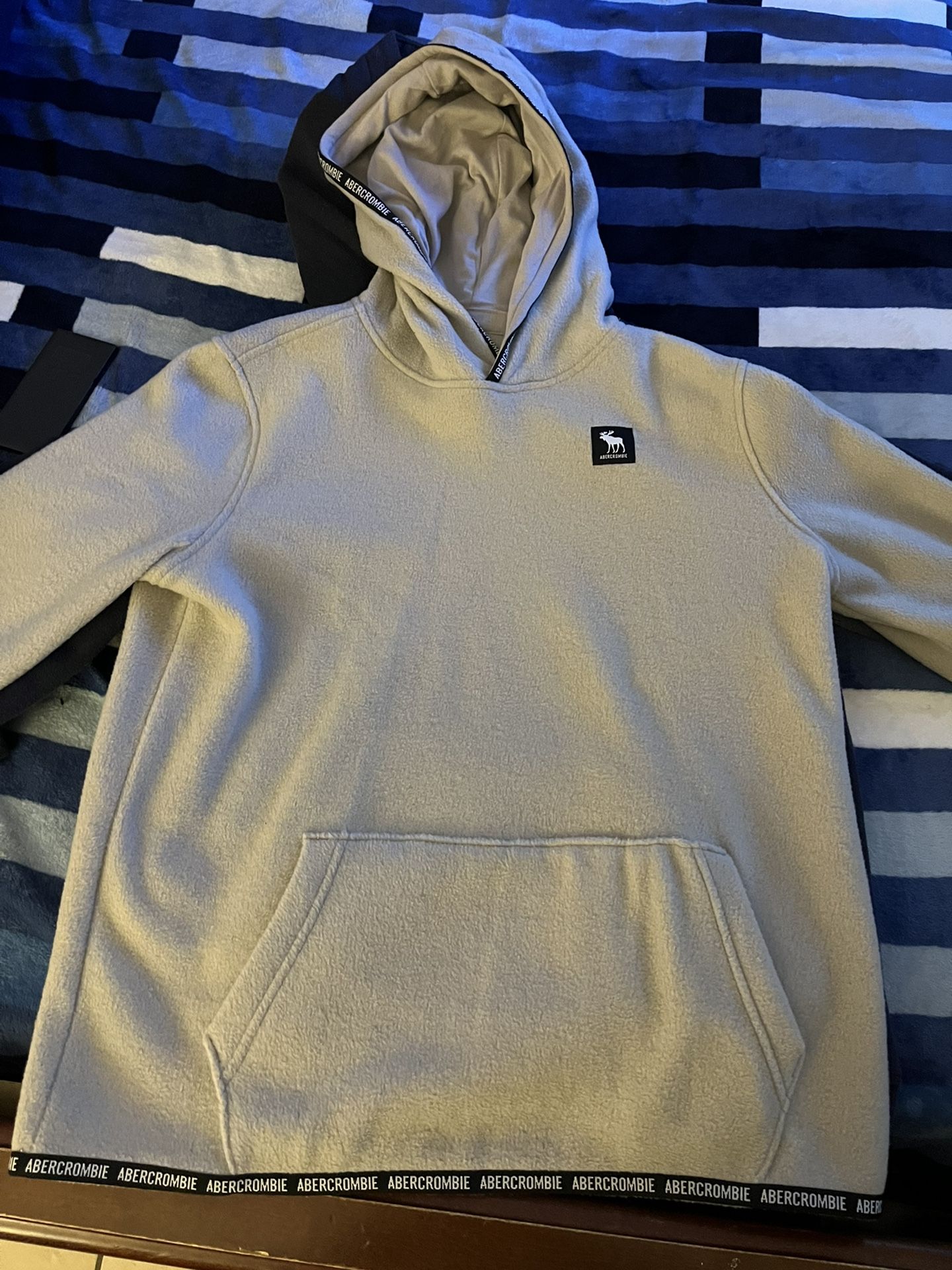 4 hoodies abercrombie and hollister 