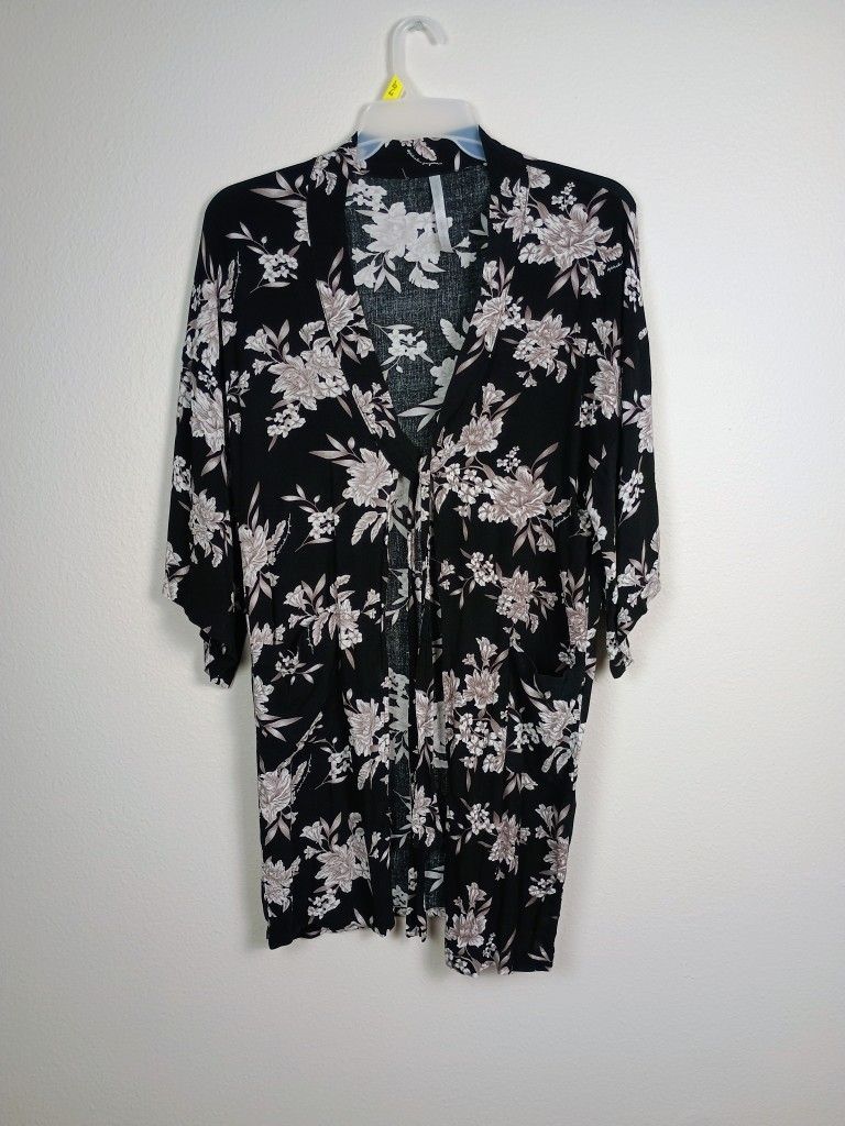 Spiritual Gangster Black and White Tunic Wrap Style Women Top - OS