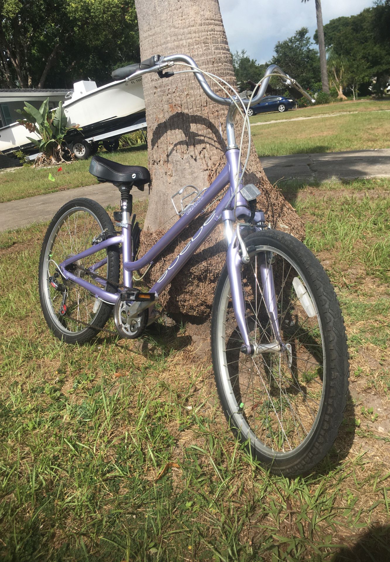 GIANT ECEDE WOMENS COMFORT BIKE