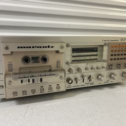PARTS ONLY This is a vintage Marantz SD9000 2-Speed Compudeck Cassette Deck POWERS UP BUT DESTROYS TAPES