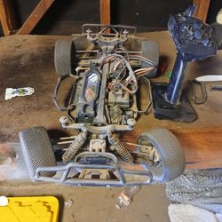Associated pro4 4wd rc truck